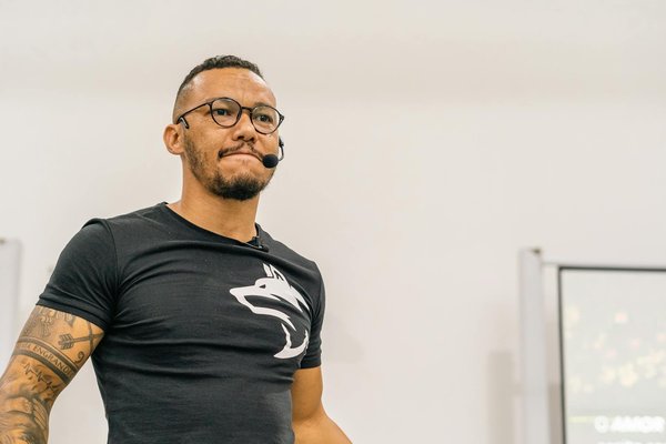 Quels sont les défis spécifiques à la gestion des talents dans les startups de technologie spatiale ?